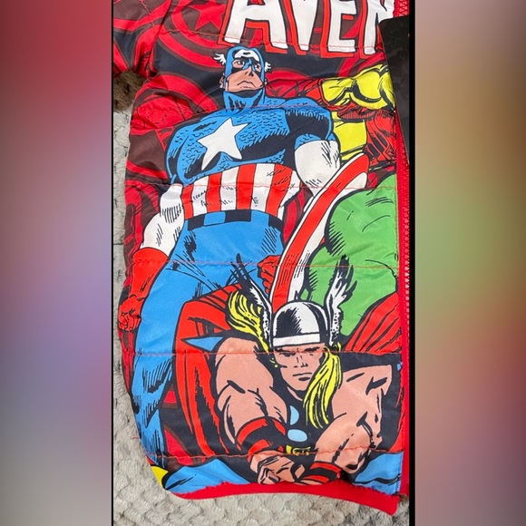 Reversible Marvel Jacket, very nice and warm - Picture 3 of 9